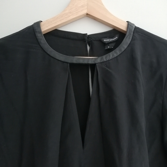 Club Monaco Silk Pleated Keyhole Neck Black Blouse With Lamb Leather Trim XS - Picture 4 of 16
